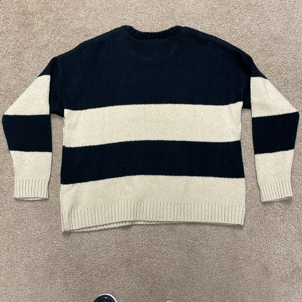 ASOS women black and cream stripe sweater. Size 4 - Picture 4 of 4